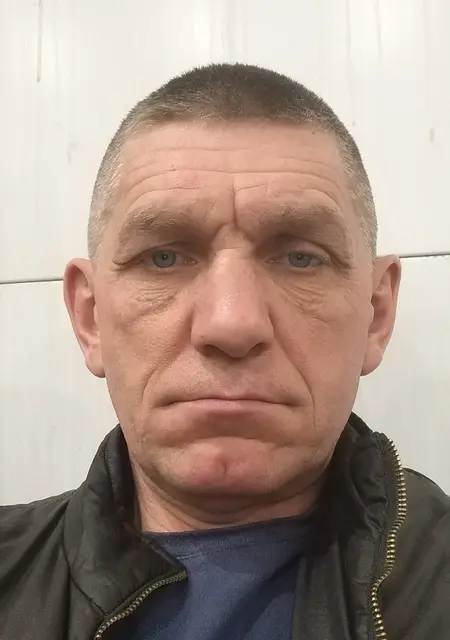 Олег из Воронежа, мне 50, познакомлюсь для приятного времяпровождения
