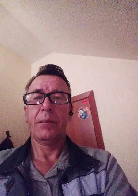 Александр из Симферополя, мне 50, познакомлюсь без обязательств