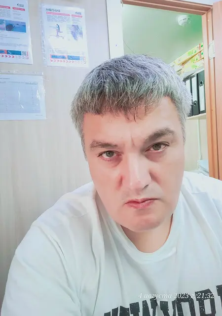 Я Саша, 45, из Томска, ищу знакомство для приятного времяпровождения