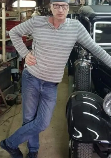 Я Ден, 53, знакомлюсь без обязательств в Пскове