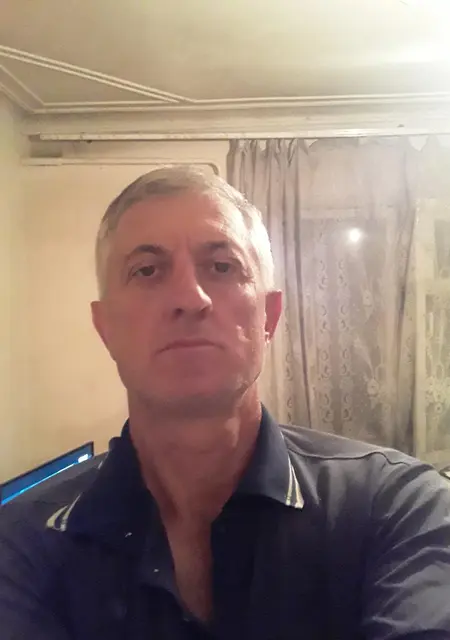 Мурат из Нальчика, ищу на сайте знакомства без обязательств