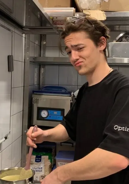 Я Максим, 20, знакомлюсь на одну ночь в Ишиме