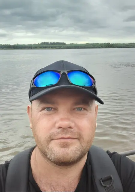 Я Виталий, 25, из Ишимбая, ищу знакомство для приятного времяпровождения