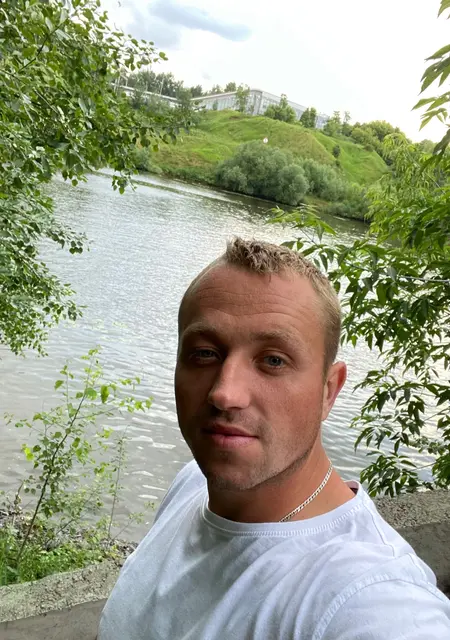 Дима из Клинцов, ищу на сайте постоянные отношения