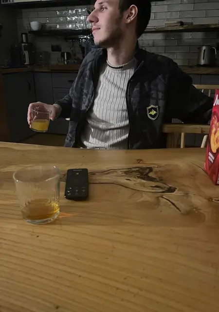 Дима из Москвы, мне 24, познакомлюсь для общения