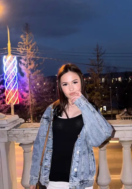 Даша из Красноярска, мне 20, познакомлюсь на одну ночь