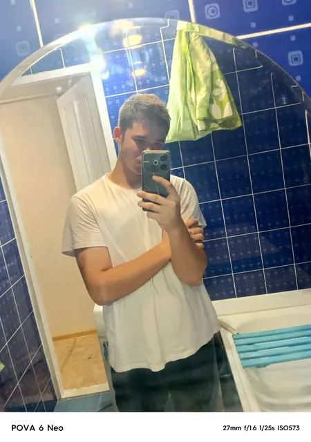 Я Альберт, 21, из Менделеевска, ищу знакомства без обязательств