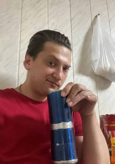 Кирилл из Ногликов, мне 31, познакомлюсь на одну ночь