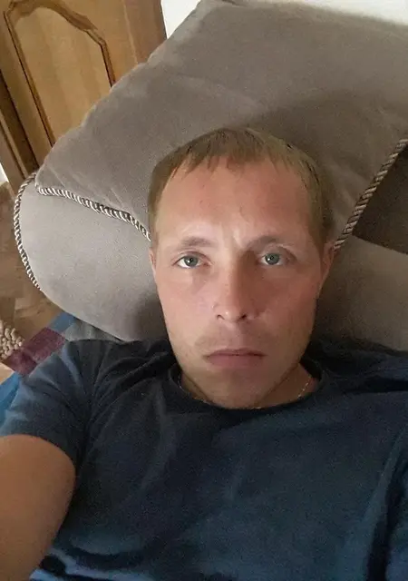 Я Вова, 37, из Корсакова, ищу знакомства на одну ночь