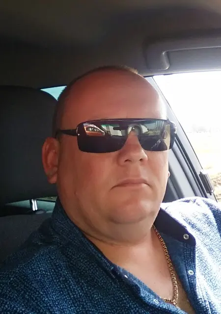 Александр из Энгельса, ищу на сайте знакомства на одну ночь