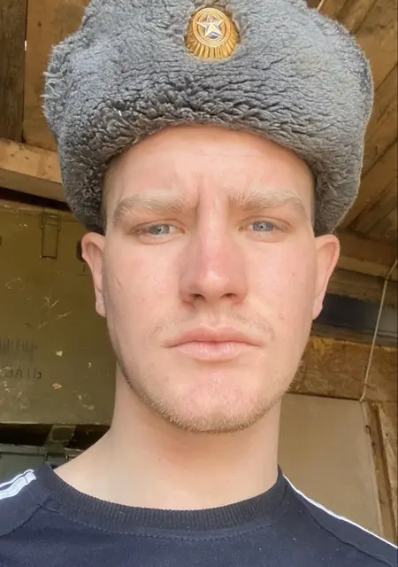 Артём из Хвалынска, мне 22, познакомлюсь для приятного времяпровождения