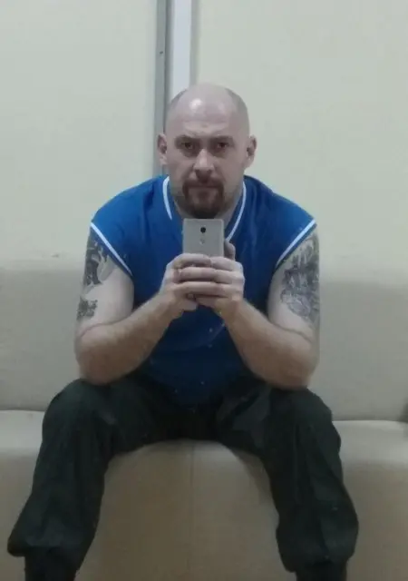 Я Иван, 40, из Режа, ищу знакомства на одну ночь