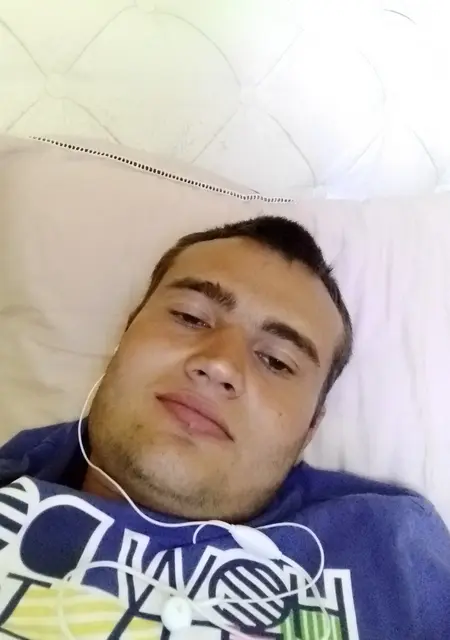 Вячеслав из Вольногорска, мне 23, познакомлюсь на одну ночь