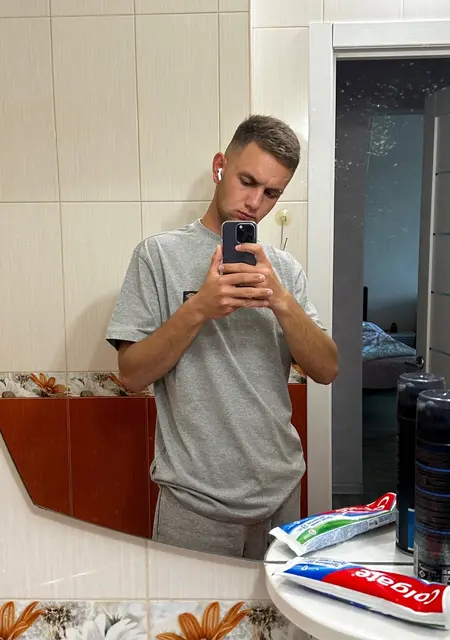 Я Никита, 24, из Калининграда, ищу знакомства без обязательств