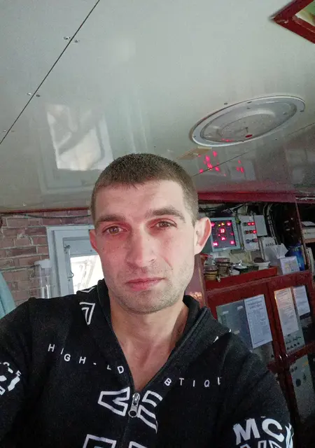 Я Валера, 37, знакомлюсь на одну ночь в Артеме