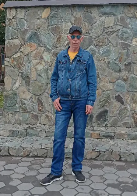 Алекс из Славгорода, мне 60, познакомлюсь на одну ночь