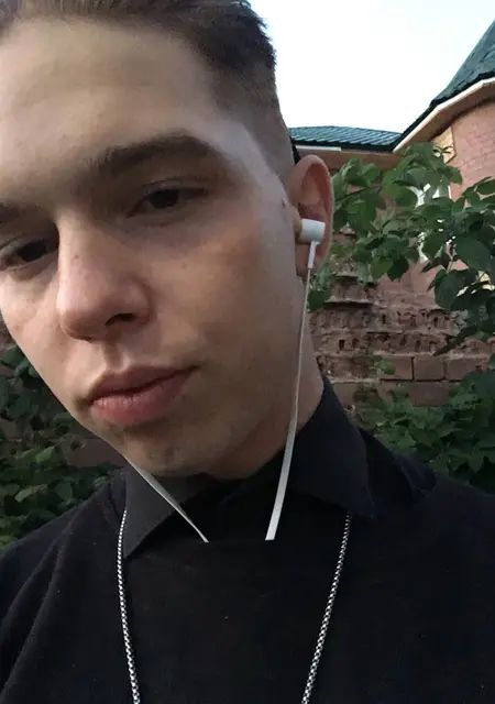 Никита из Костромы, мне 23, познакомлюсь для общения