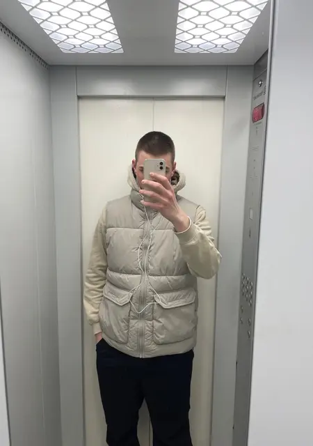 Я Женя, 20, из Пскова, ищу знакомства без обязательств