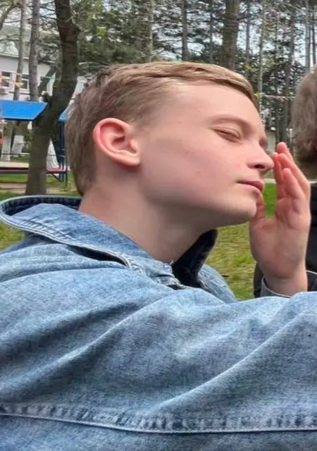 Я Данил, 18, из Армавира, ищу знакомство для постоянных отношений