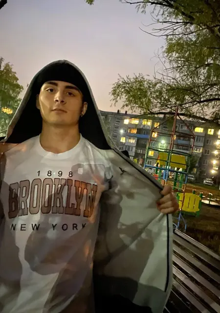 Ваня из Омска, ищу на сайте знакомства на одну ночь