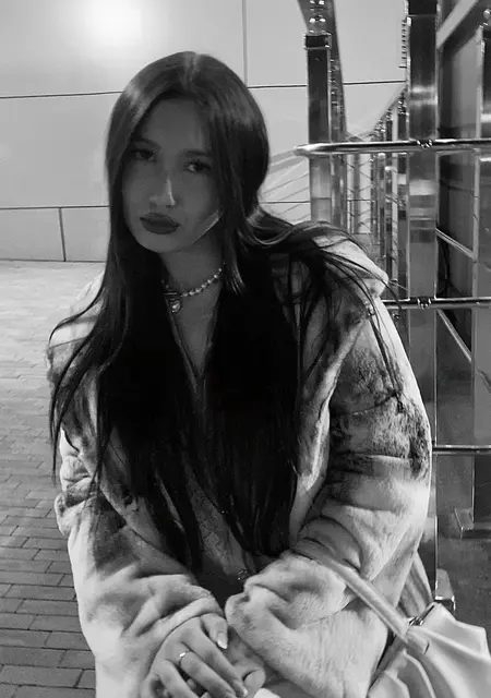 Эмилия из Набережных Челнов, мне 20, познакомлюсь для постоянных отношений