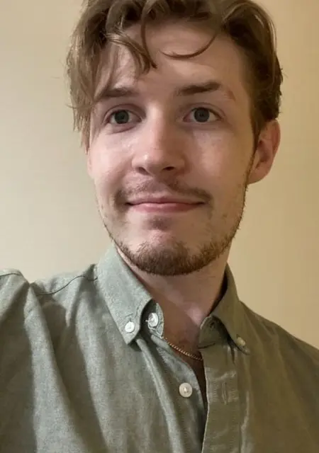 Matthieu из Парижа, мне 25, познакомлюсь