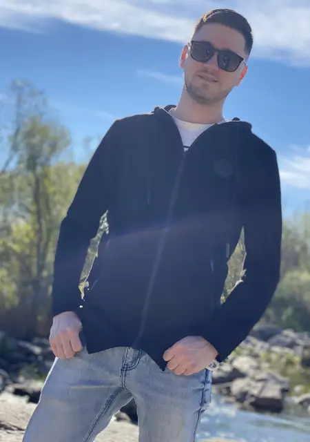 Я Артем, 37, из Николаева, ищу знакомство для приятного времяпровождения