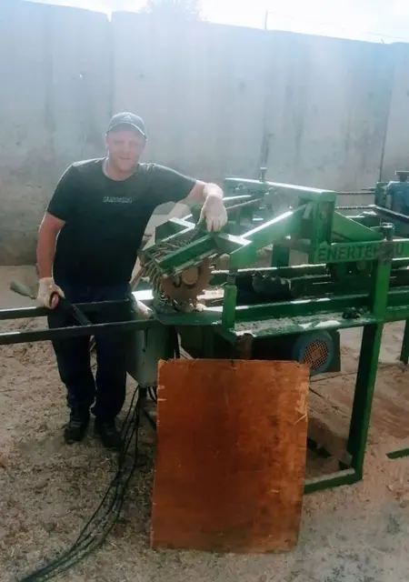 Я Влад, 44, знакомлюсь без обязательств в Томске