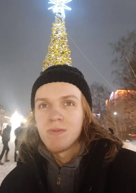 Я Глеб, 21, из Перми, ищу знакомства на одну ночь