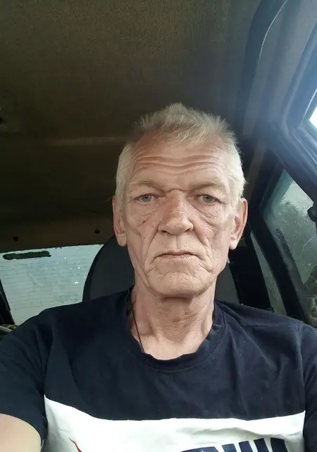 Алексей из Саратова, ищу на сайте знакомства без обязательств