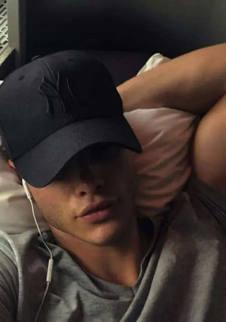 Александр из Ижевска, мне 31, познакомлюсь для общения