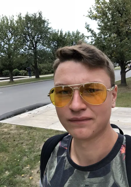 Я Денис, 25, из Красновишерска, ищу знакомства на одну ночь