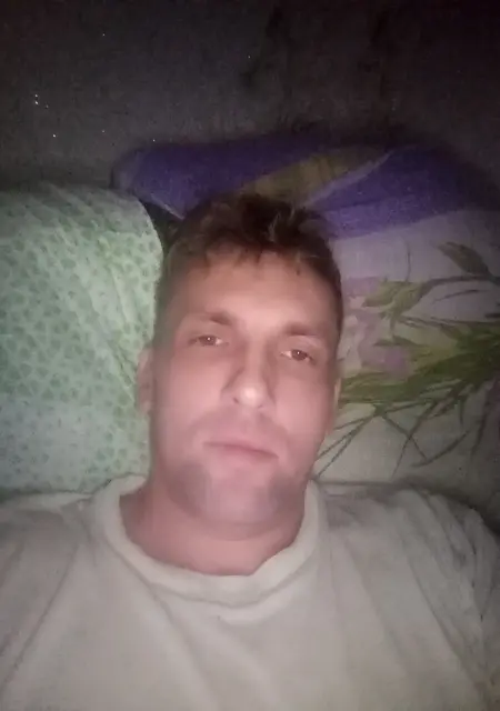 Я Антон, 39, из Балакова, ищу знакомства без обязательств