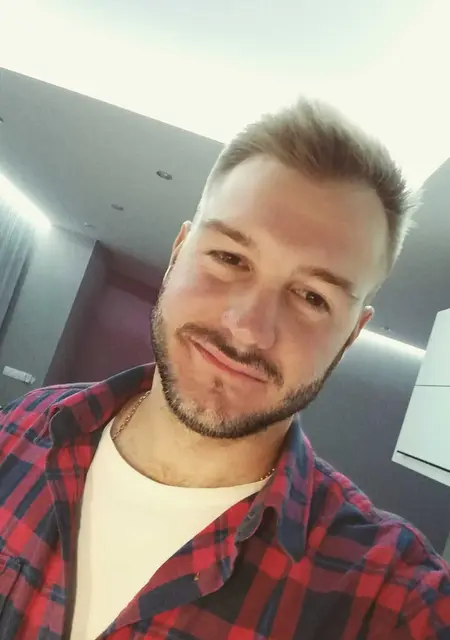 Я Артём, 30, из Омска, ищу знакомства без обязательств