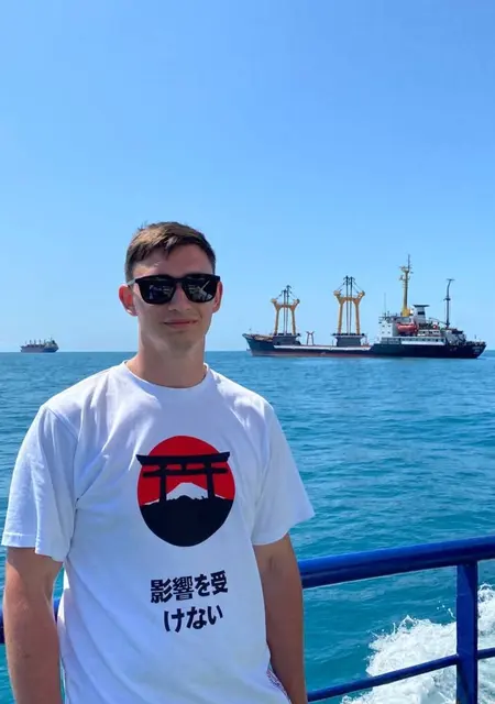 Никита из Армавира, ищу на сайте знакомства на одну ночь