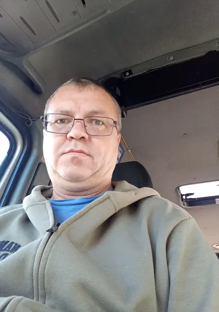 Я Максим, 44, из Гурьевска, ищу знакомства без обязательств