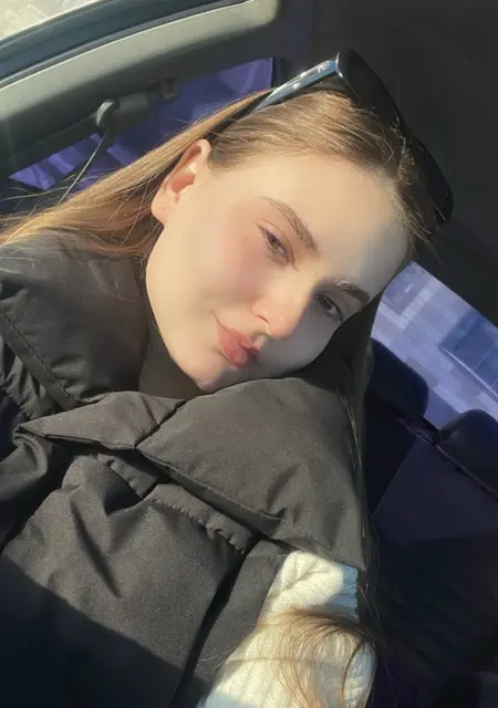 Полина из Санкт-Петербурга, мне 22, познакомлюсь для вирта