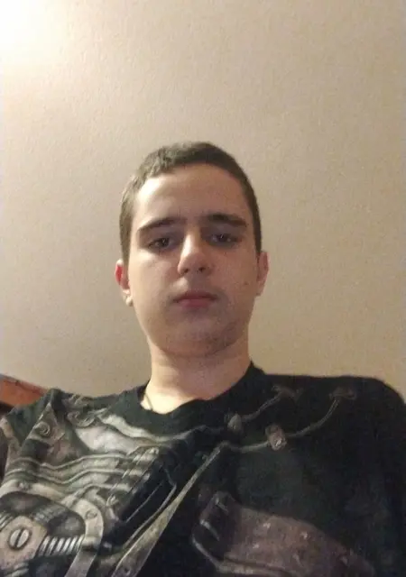 Я Иван Ионов, 19, из Мытищ, ищу знакомство для вирта