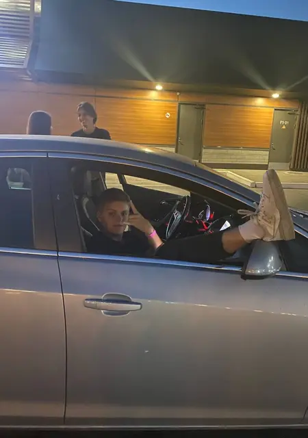 Я Стас, 20, из Тольятти, ищу знакомства на одну ночь