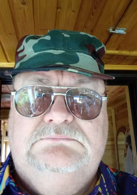 Я Искандер, 59, из Красноармейска, ищу знакомства без обязательств