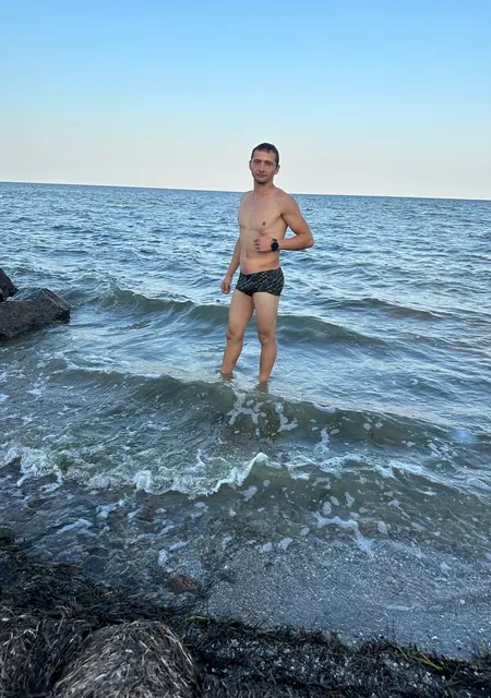 Николай из Темрюка, мне 24, познакомлюсь для постоянных отношений