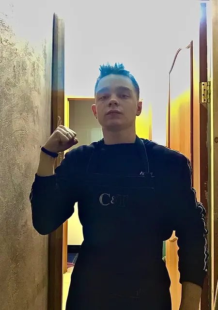 Я Кирилл, 19, из Тобольска, ищу знакомства на одну ночь
