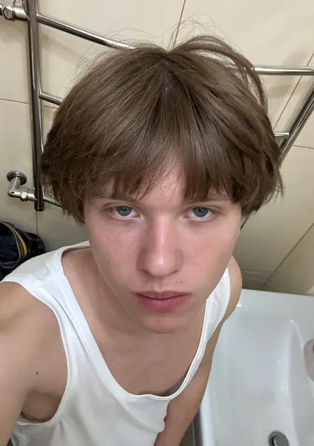 Я Женя, 19, из Ставрополя, ищу знакомства без обязательств