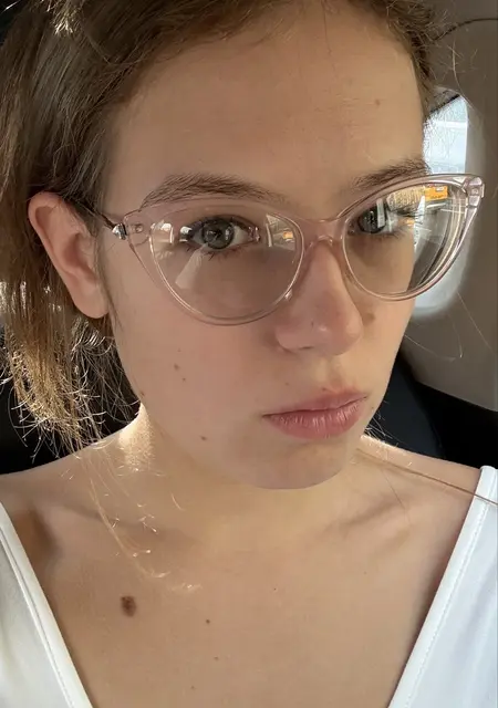 Я Daria, 23, из Тольятти, ищу знакомства без обязательств
