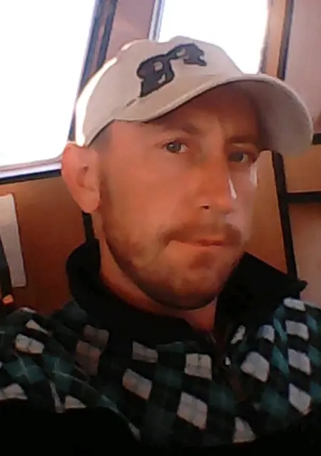 Егор из Советской Гавани, ищу на сайте знакомства на одну ночь