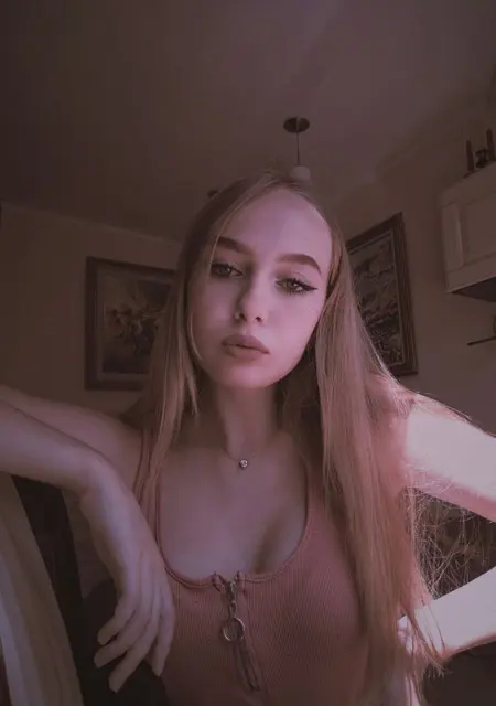 Я Алина, 25, знакомлюсь для общения в Мариуполе