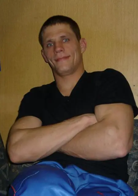 Я Александр, 41, из Петропавловска-Камчатского, ищу знакомство для постоянных отношений