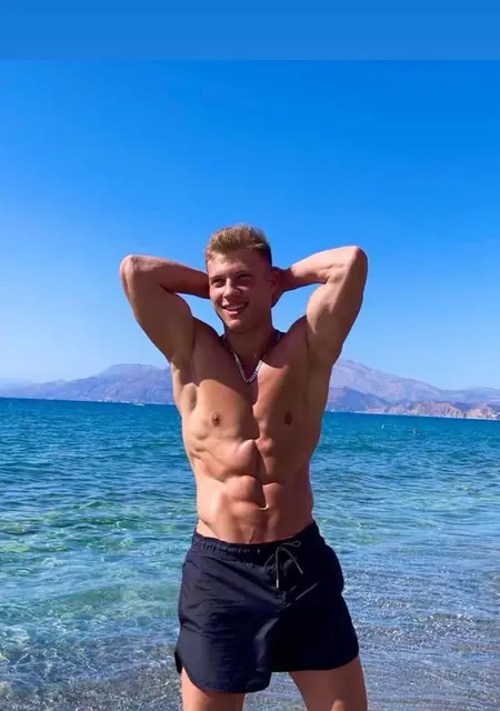 Сергей из Твери, мне 25, познакомлюсь на одну ночь