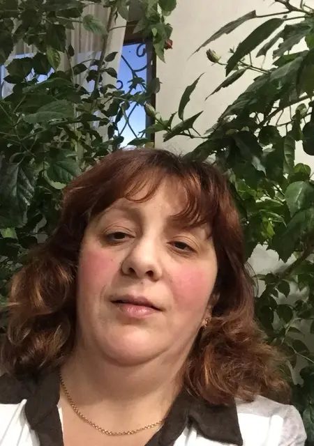 Алла из Симферополя, ищу на сайте постоянные отношения