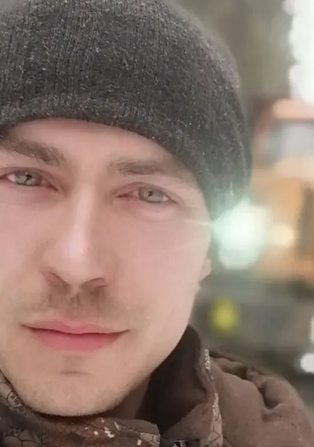 Серега из Петрокаменского, ищу на сайте знакомства на одну ночь